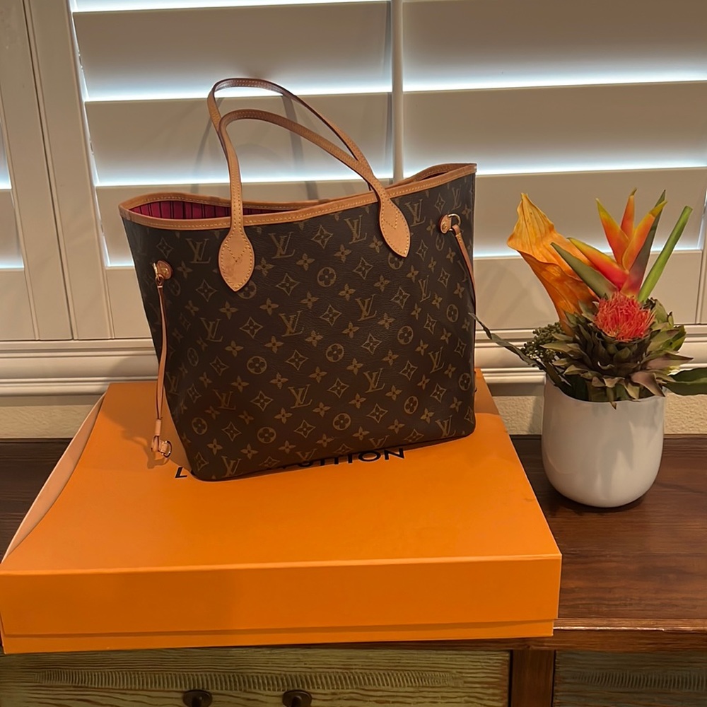 LV Neverfull bag